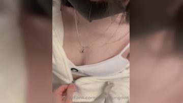 野外露出 「香港极品美少女」与男友酒店楼梯密密干 射后迅速离开现场