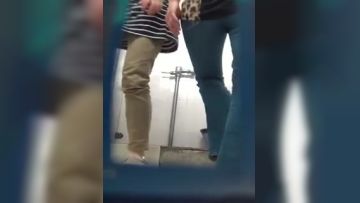 【国产偷拍】商场厕拍 妹子的镜头感很好