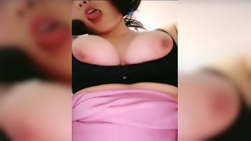 留守巨乳粉小少妇，特写掰超粉肉芽，丰满胸部诱人的很第01集