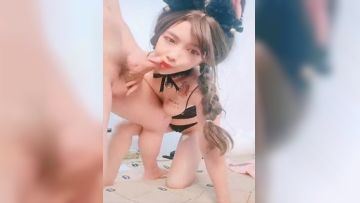 调教母狗吸精，全程露脸大鸡巴使劲抽她，奶子上的淫词荡语，深喉口交草嘴都翻白眼了干了逼逼干菊花真刺激1