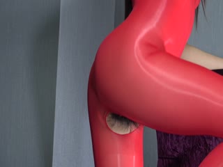 一首金曲【练舞功】，御姐跳出了舞娘感，身姿曼妙，三点若隐若现，看得直上头！