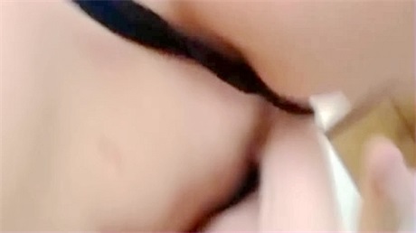 很听话的小女友