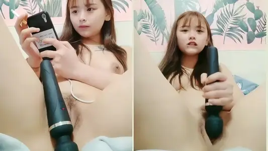 高颜值娇小身材萝莉萌妹子大黑牛自慰！近距离特写震动头部插入呻吟娇喘